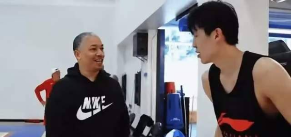Clippers cũng có hứng thú với Hansen Yang, Frank và Tyron Lu đã nhìn chằm chằm vào anh ta trong hai 