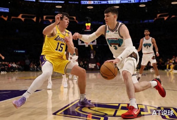 Các Lakers vẫn đang thụ động để đổi lấy những ông chủ giàu có, và hầu như không có phong trào nào tr