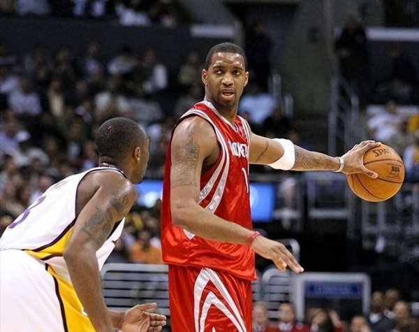 McGrady đã được chọn trong lựa chọn thứ 9 năm đó, 8 người hàng đầu là ai? Lựa chọn số 1 bị nghiền ná